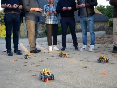 voitures télécommandées coopératives